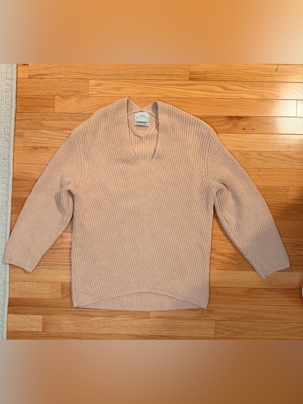 Urban Outfitters Beige V Neck Knit Sweater Size XS Long Sleeve #preppy #fall